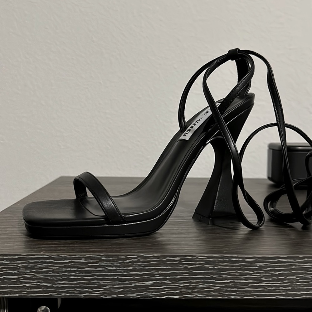 Steve Madden Lafayette sandal
